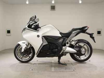 Yamaha SR400 2019