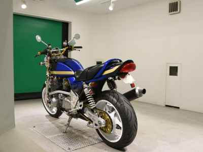 Kawasaki W800 2022