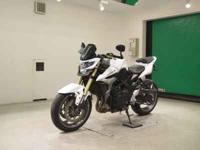 Suzuki GSR750 2013