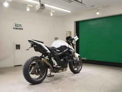 Suzuki GSR750 2013