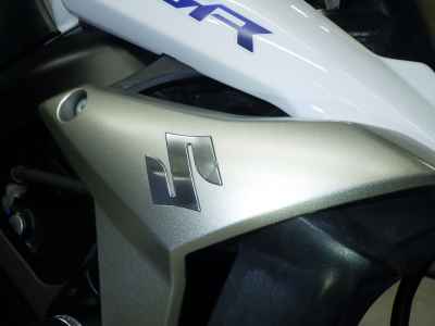 Suzuki GSR750 2011