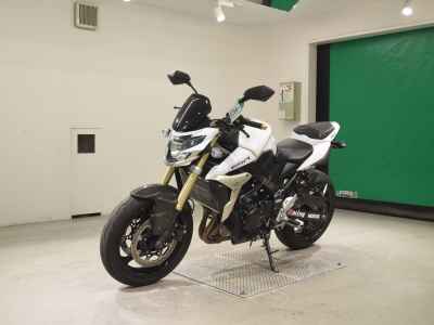 Suzuki GSR750 2011