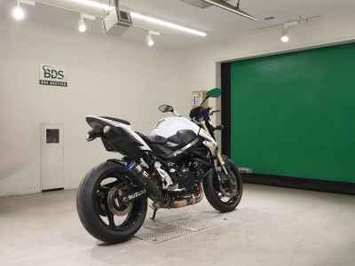 Suzuki GSR750 2011