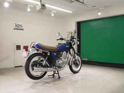 Yamaha SR400 2021