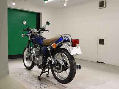 Yamaha SR400 2021