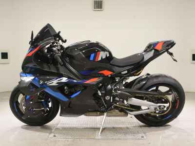 BMW M1000RR 2023
