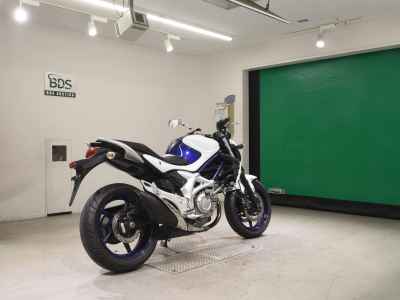 Suzuki Gladius SFV400 2010
