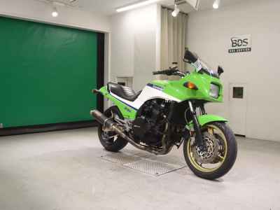 Kawasaki GPZ900R 1985