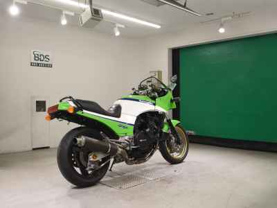 Kawasaki GPZ900R 1985