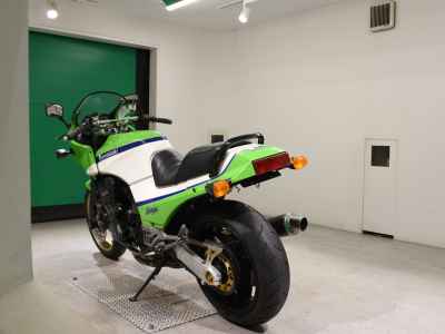 Kawasaki GPZ900R 1985