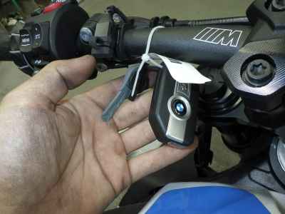 BMW M1000R 2024