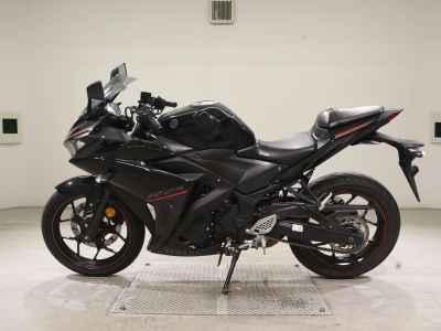 Yamaha YZF-R25 2018