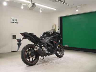 Yamaha YZF-R25 2018