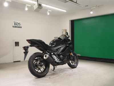 Yamaha YZF-R25 2022