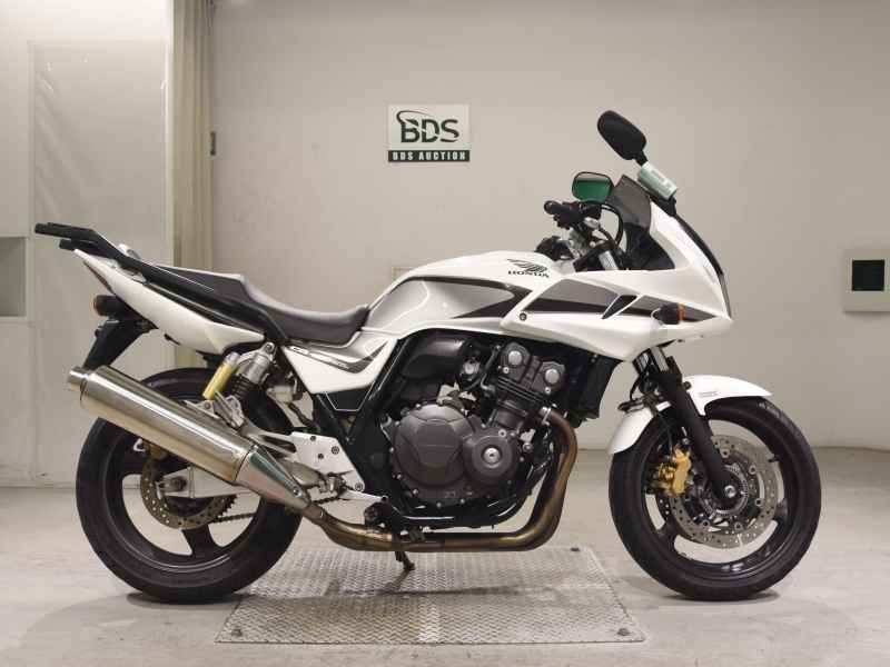 Honda CB400 Super Boldor 2011