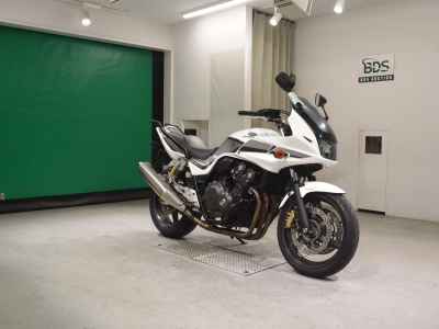 Honda CB400 Super Boldor 2011