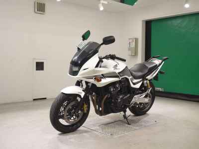 Honda CB400 Super Boldor 2011