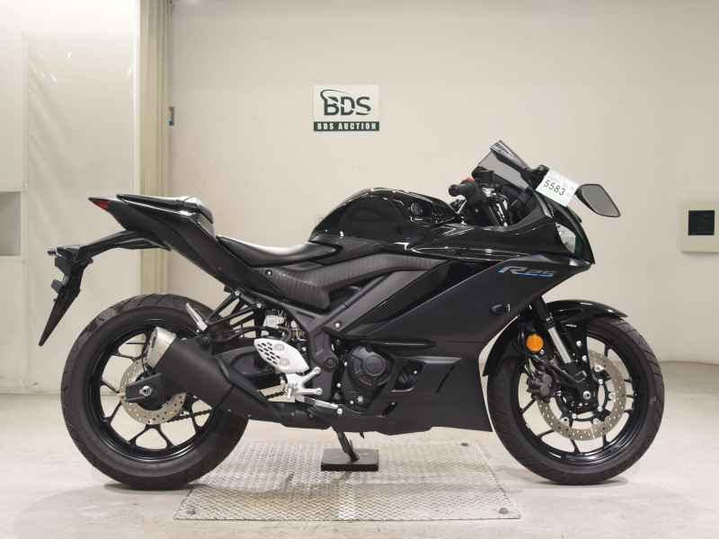Yamaha YZF-R25 2023