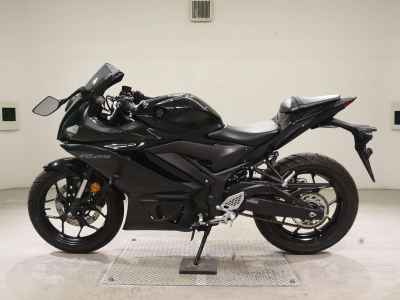 Yamaha YZF-R25 2023