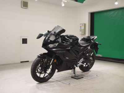Yamaha YZF-R25 2023