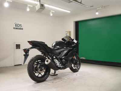 Yamaha YZF-R25 2023