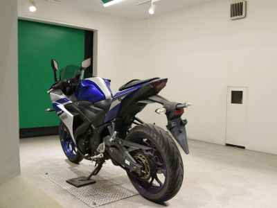 Yamaha YZF-R25 2015
