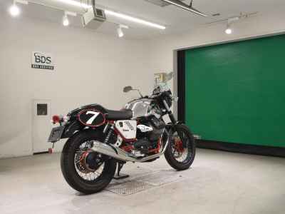 Moto Guzzi V7 Racer 2014