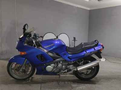 Kawasaki ZZR400 2004