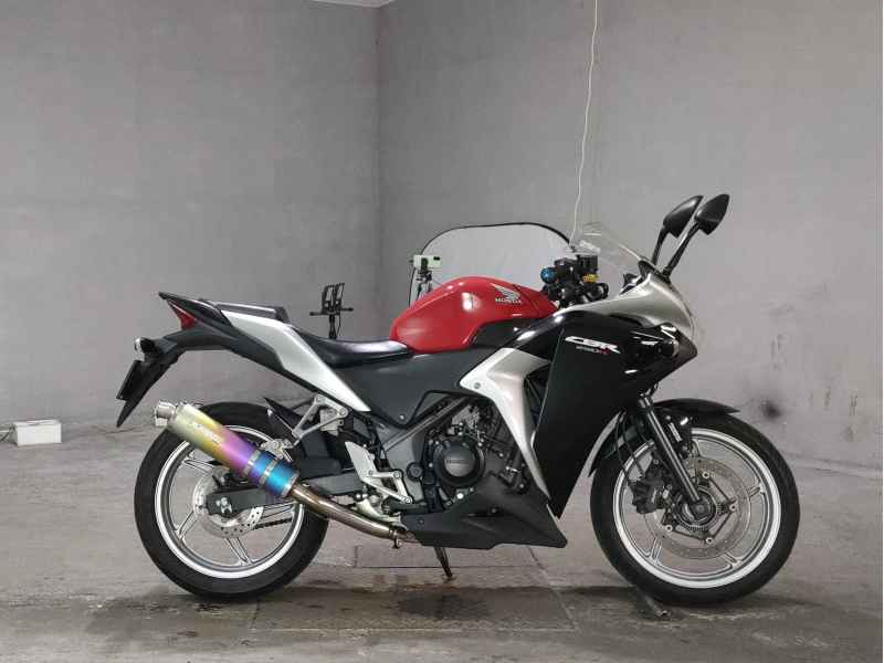 Honda CBR250R 2011