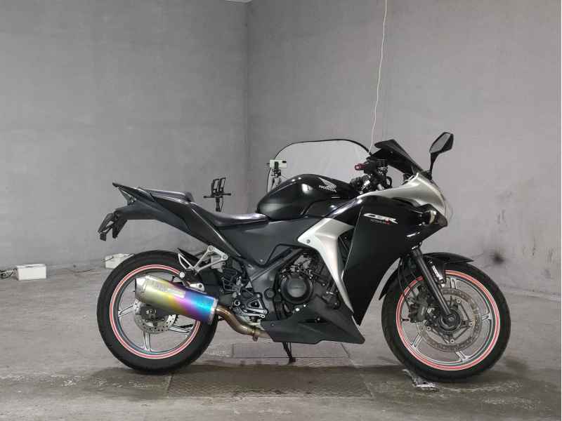 Honda CBR250R 2011