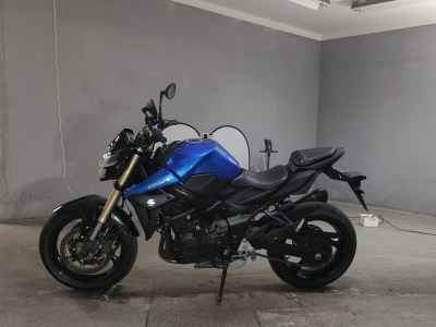 Suzuki GSR750 2013