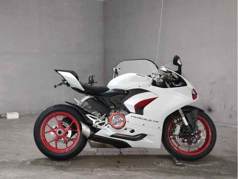 Ducati Panigale V2 2021