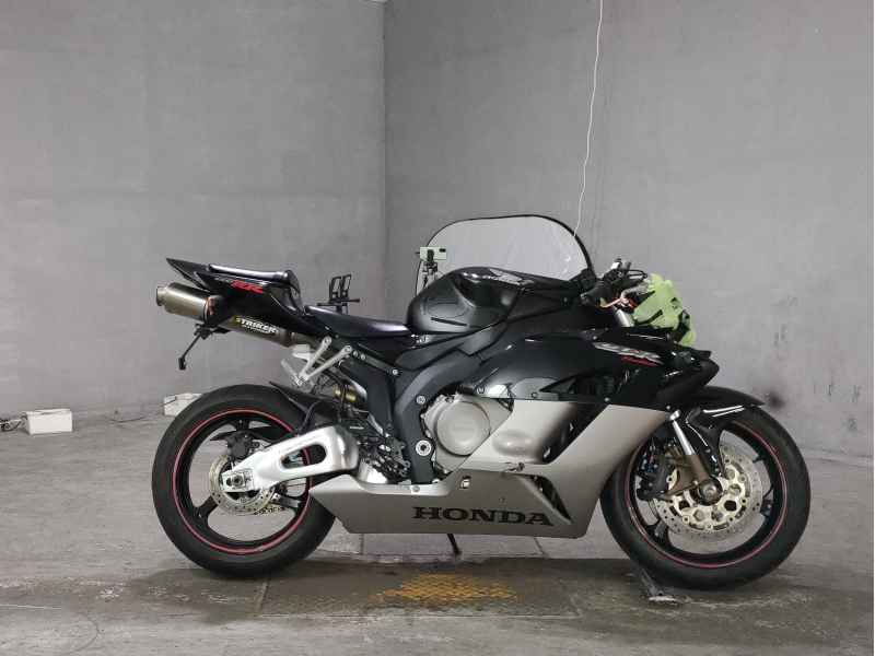 Honda CBR1000RR 2005