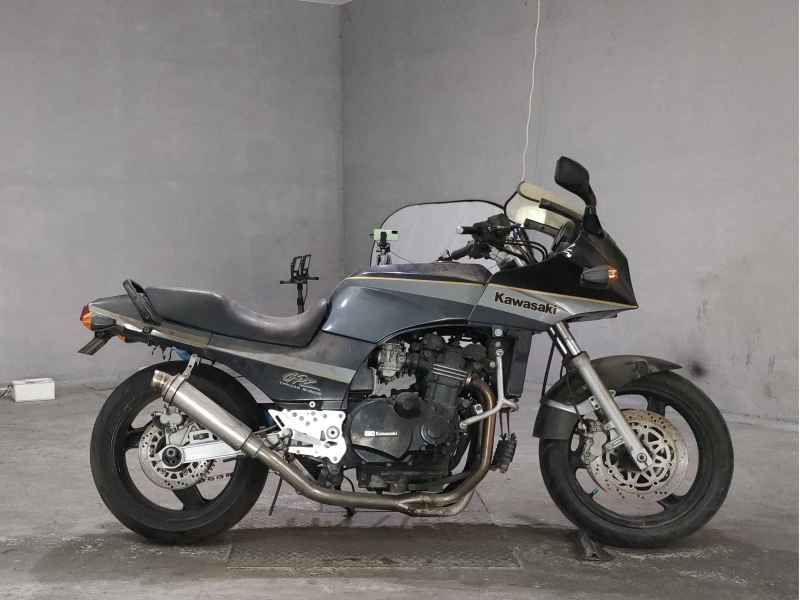 Kawasaki GPZ900R 1992
