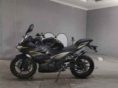 Kawasaki Ninja 400 2023