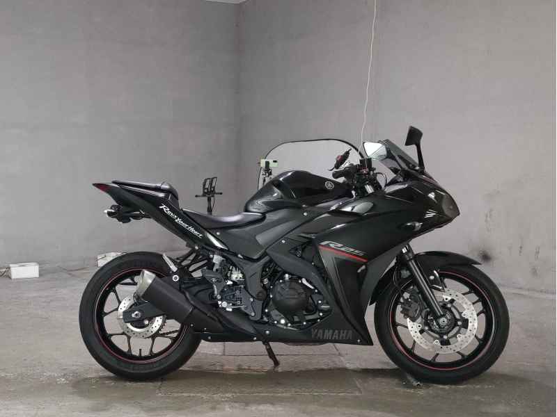 Yamaha YZF-R25 2018