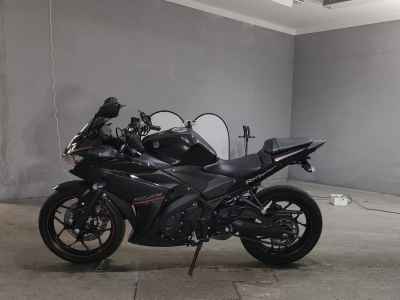 Yamaha YZF-R25 2018