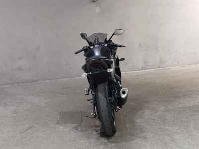 Yamaha YZF-R25 2018