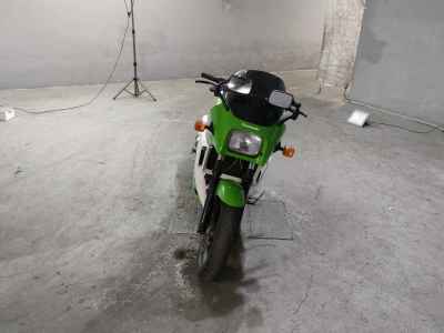 Kawasaki GPZ900R 2000