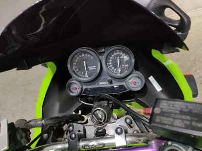 Kawasaki GPZ900R 2000