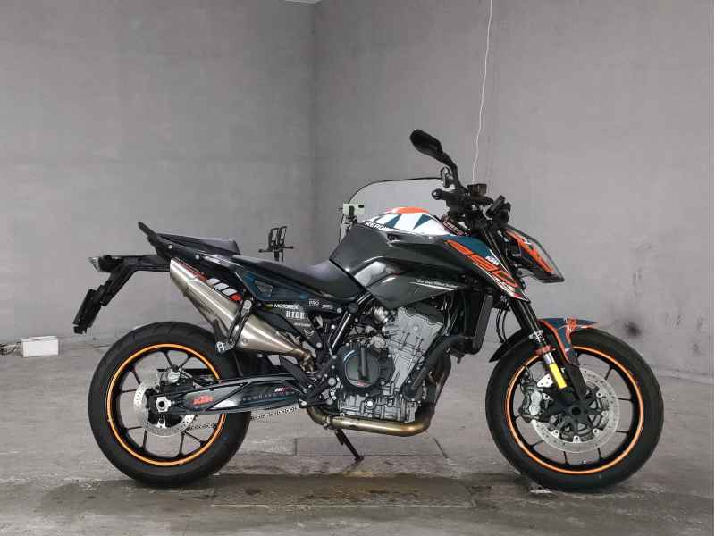 KTM 890 Duke 2022