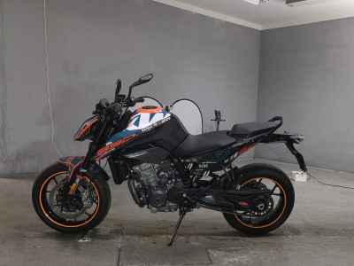 KTM 890 Duke 2022