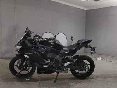 Kawasaki Ninja ZX-25R 2021