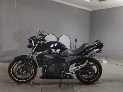 Suzuki GSR400 2011