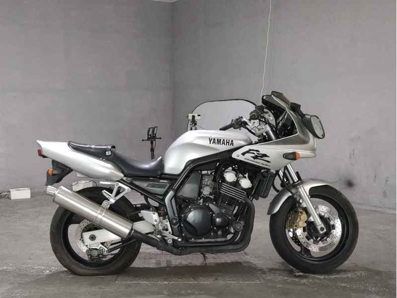 Yamaha FZ400 1997