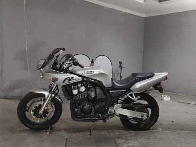 Yamaha FZ400 1997