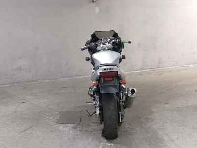 Yamaha FZ400 1997
