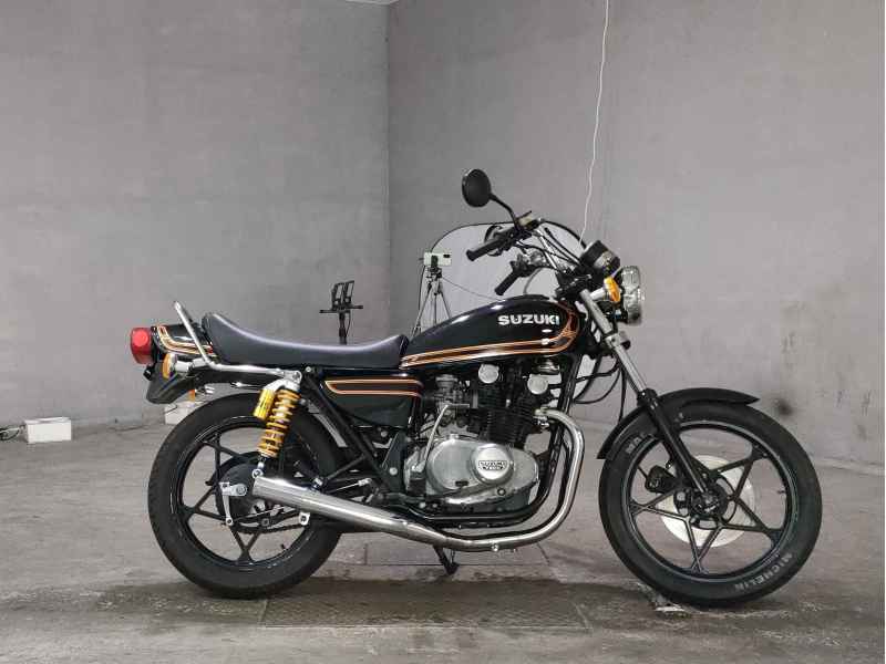 Suzuki GS400 2025
