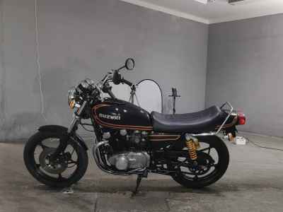 Suzuki GS400 2025