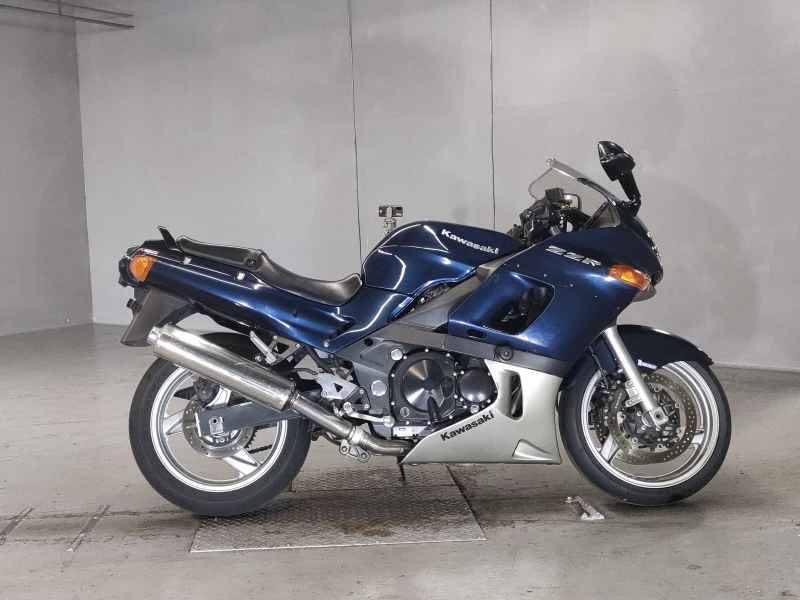 Kawasaki ZZR400 2006